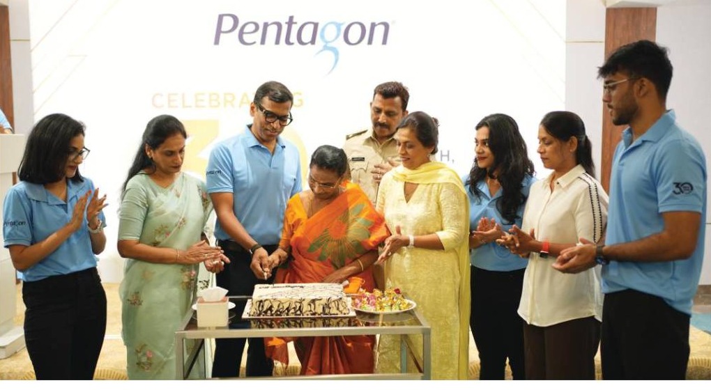 Cutting the 30th anniversary cake